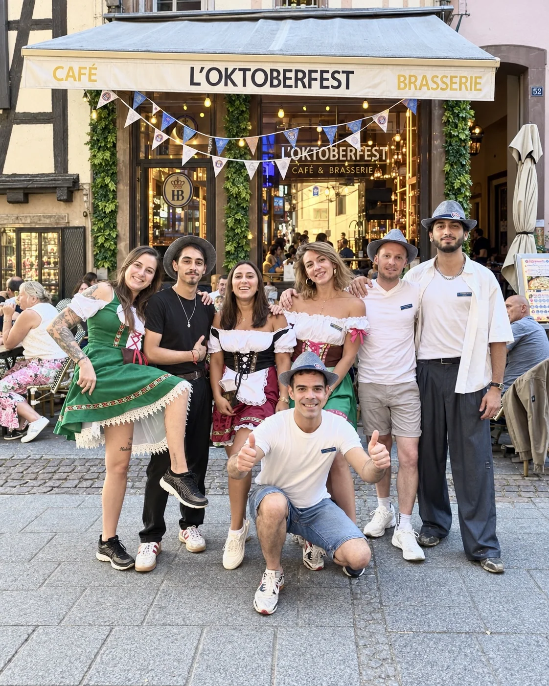Équipe de L’Oktoberfest devant la brasserie à Strasbourg