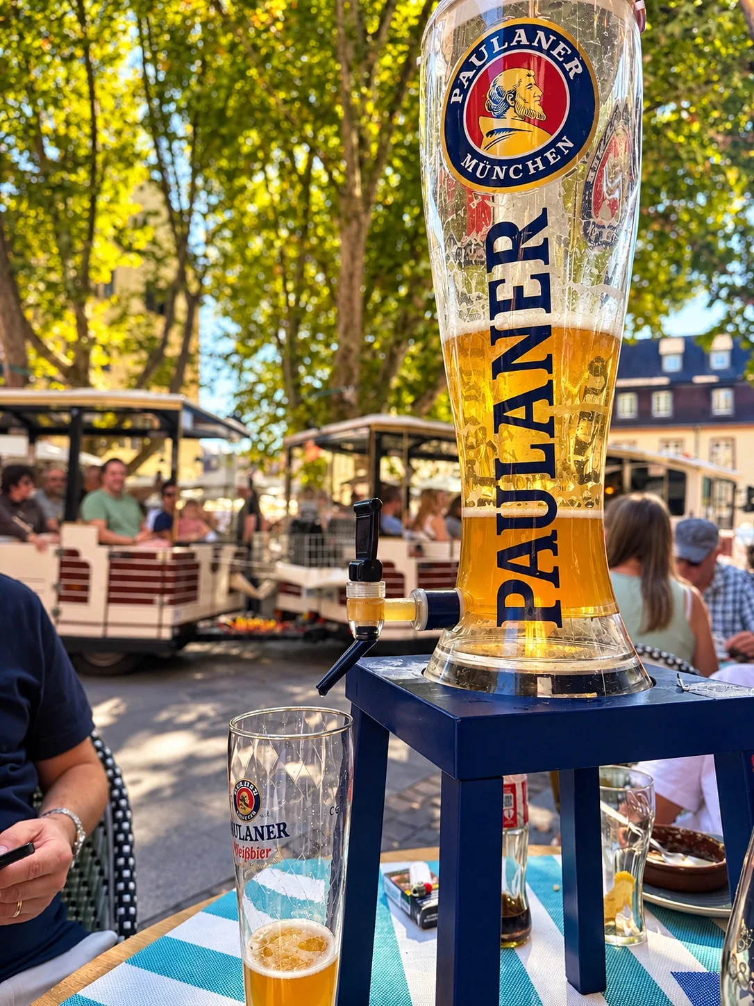 Girafe de bière Paulaner de trois litres